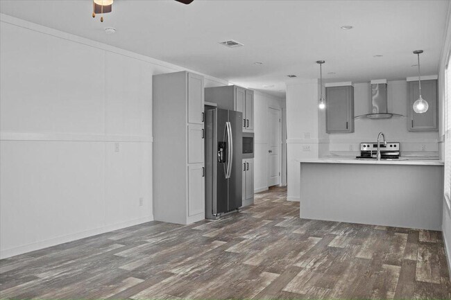Building Photo - 16831 Oak Leaf Ct