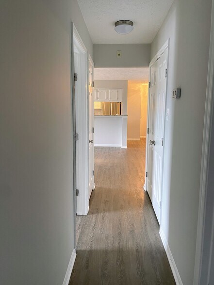 Building Photo - 13107 Briarcliff Ter