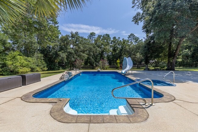 Building Photo - 10736 Pecan Dr