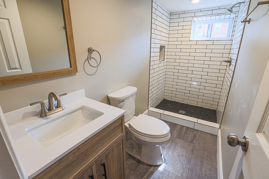 Basement full bath - 3825 Rexmere Rd