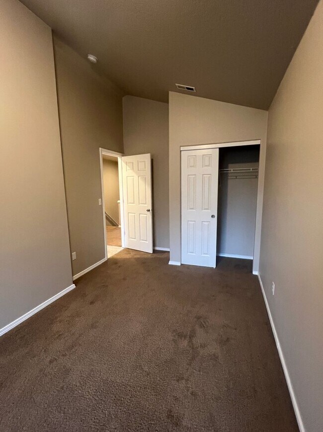 Building Photo - 3 Bedroom 2.5 Bath Home in Kelly Creek Estates