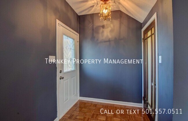 Building Photo - 3 Rocky Top Cove