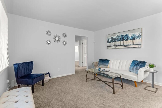 Building Photo - 33151 Florence St