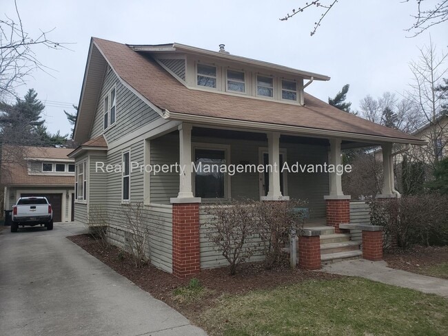 Primary Photo - Craftsman Style, Modern Amenities Steps fr...