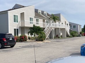 Building Photo - Furnished 2 Bedroom-2 Bath Condo in Estuar...