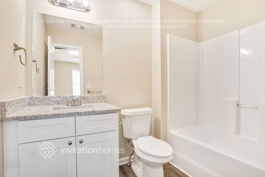 Building Photo - 371 Coral Cir