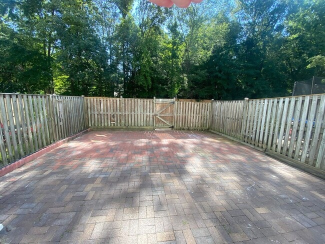 Building Photo - CONVENIENT TO FORT BELVOIR - LORTON TOWNHOUSE