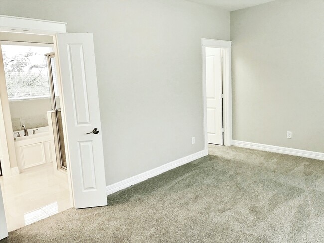 Building Photo - 709 Link Rd