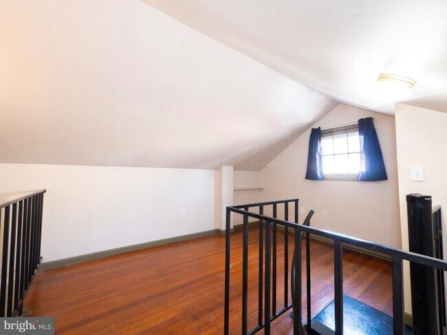 Building Photo - 703 S Loudoun St