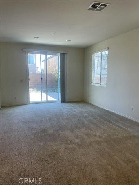 Building Photo - 3272 E Yellowstone Dr