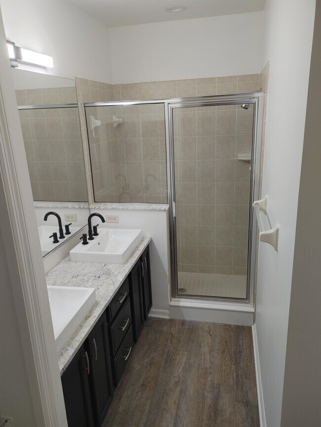 Building Photo - 1705 W Spring Meadow Loop