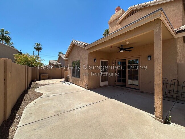 Building Photo - 5943 W Drake Ct