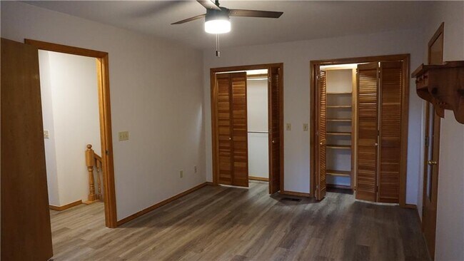 Building Photo - 107 N Elm Springs Rd