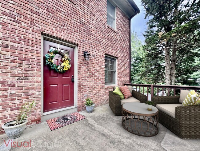 Building Photo - 62 Village Walk