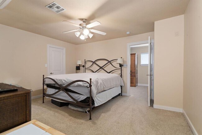 Building Photo - 2963 Settler's Way Dr
