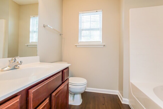 Building Photo - 1123 Geneil Ln