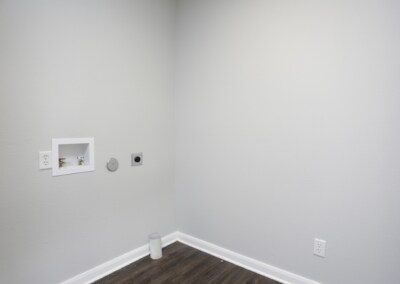 Building Photo - 616 City Ctr Wy