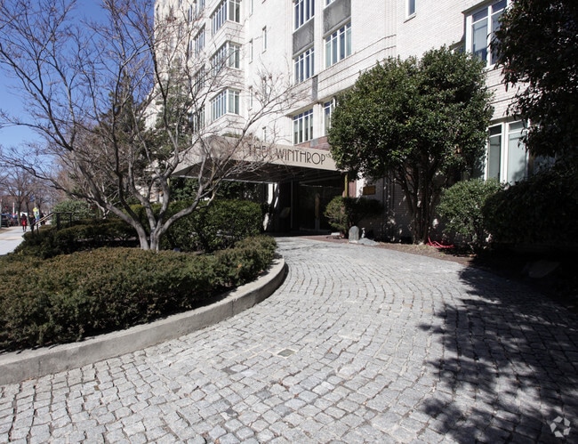 Building Photo - The Winthrop
