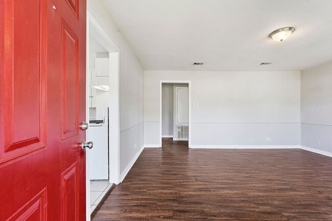 Building Photo - 729 13th Ave N