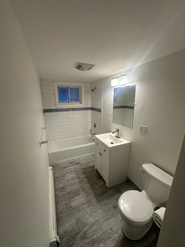 Building Photo - 2bed in Brighton