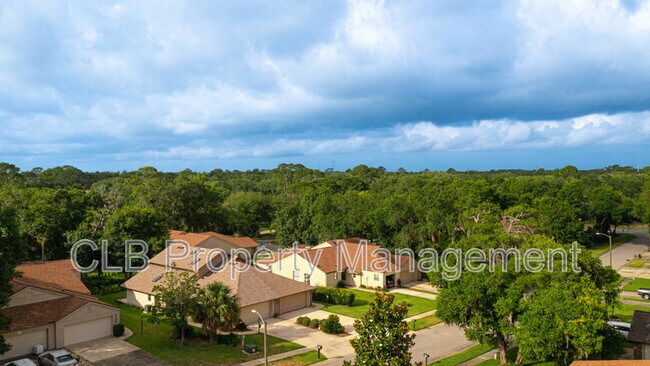 Building Photo - 6160 Sequoia Dr