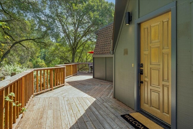 Building Photo - 250 Homestead Trl