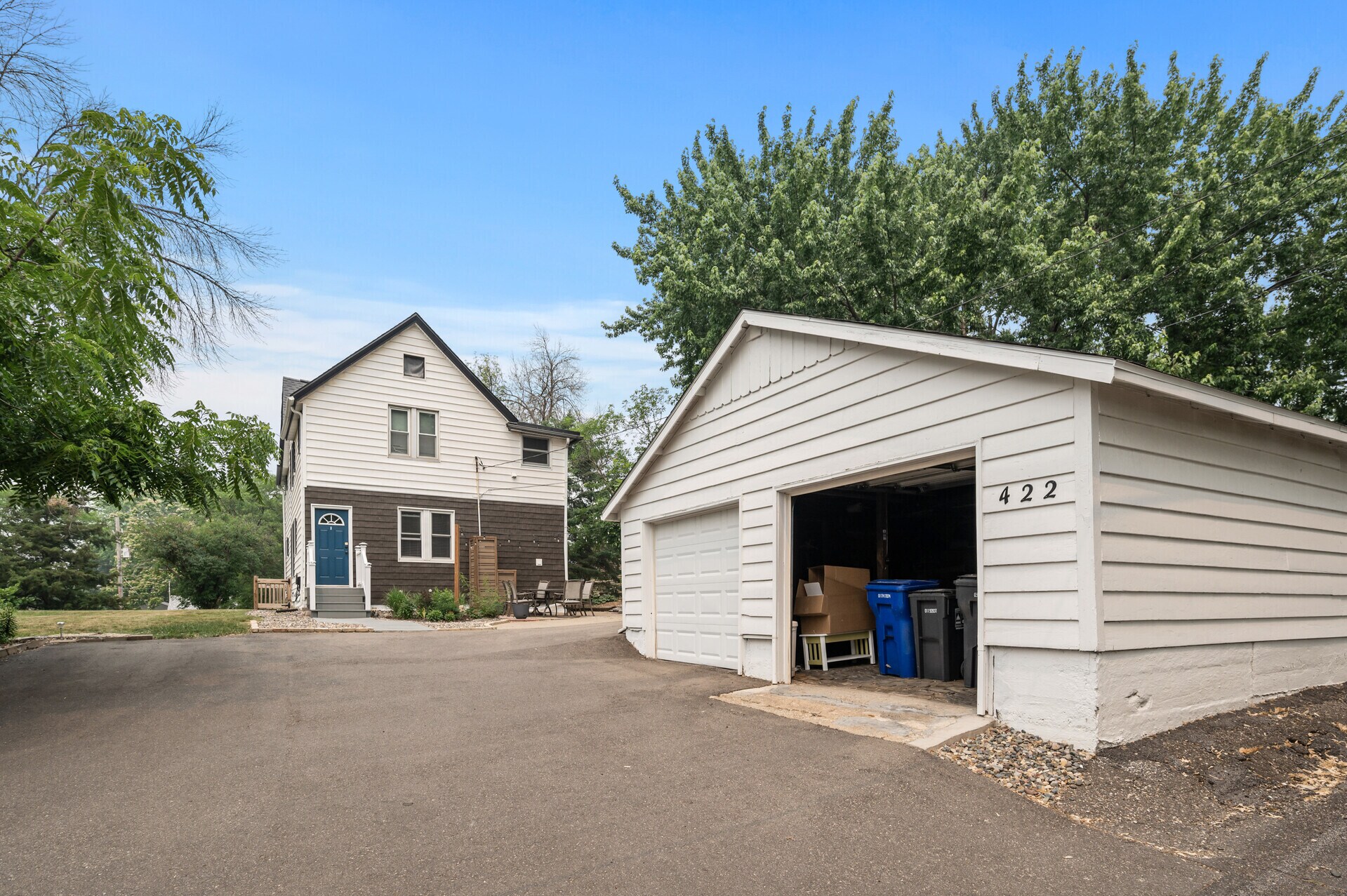 Building Photo - 422 Lawson Ave W