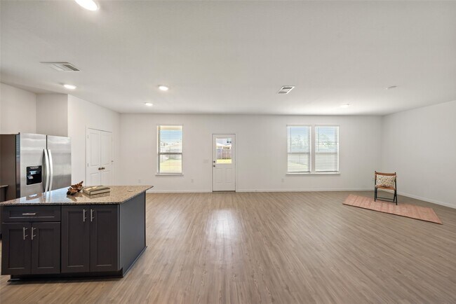 Building Photo - 14866 Ash Landing Dr