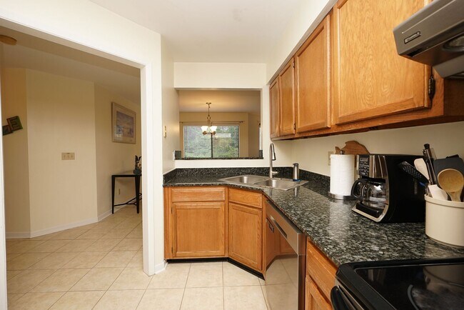 Building Photo - First Floor Condo in Bluewater Bay