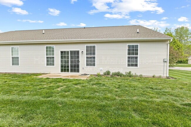 Building Photo - 556 Dylan Dr