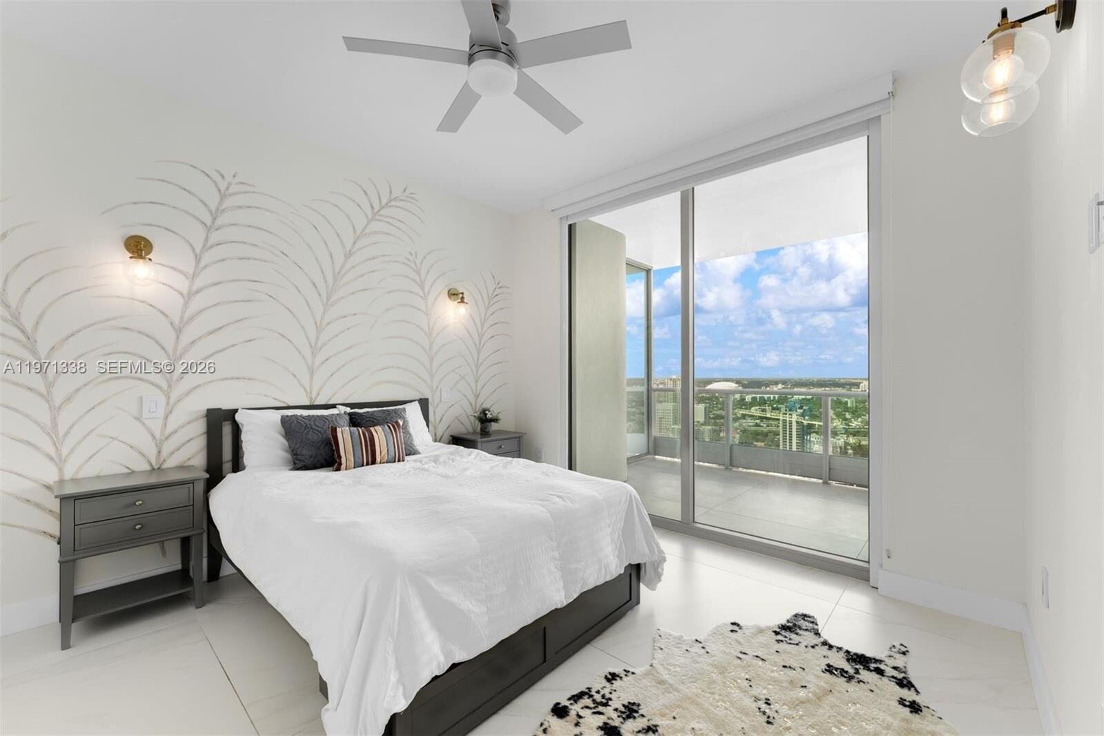 Building Photo - 900 Biscayne Blvd