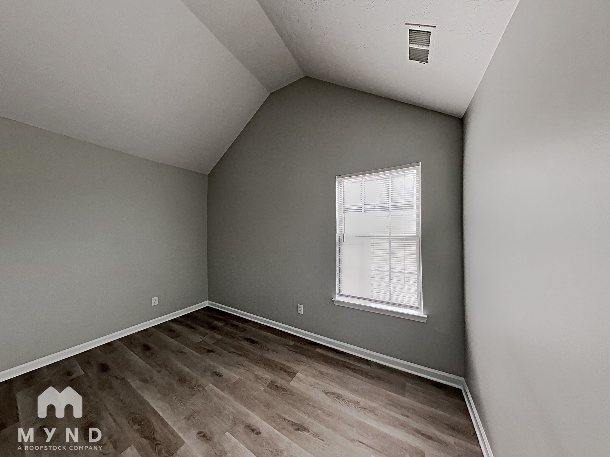 Building Photo - 2892 Two Lakes Cir