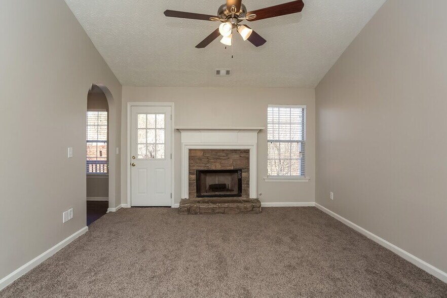 Building Photo - 430 Summer Hill Cir