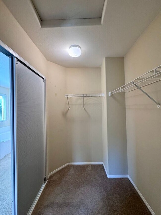 Building Photo - 4 Bedroom Menifee home on Menifee Lakes Go...