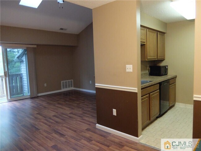 Building Photo - 1818 Ravens Crest Dr