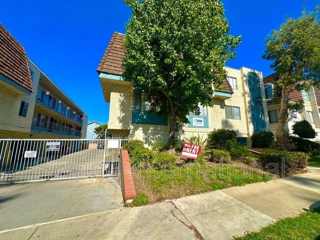 Building Photo - 26120 Belle Porte Ave