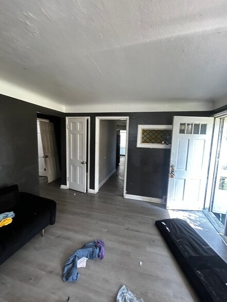 Building Photo - 5621 Sunbury Ave