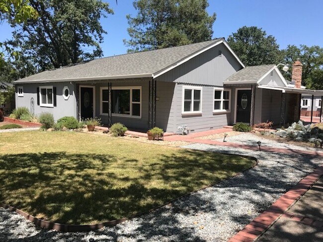 Building Photo - Beautiful updated single level S. Walnut Creek home with large yard