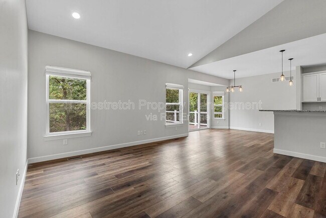 Building Photo - 31873 Tea Olive Dr