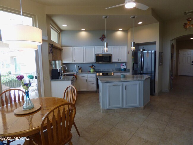 Building Photo - 14274 N Trade Winds Way