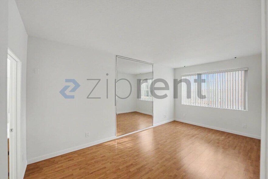Building Photo - Unit 106