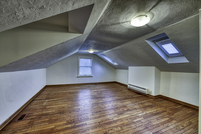 Building Photo - 8400 151st St