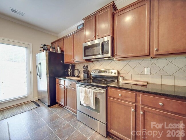 Building Photo - 5657 Tipperlinn Way