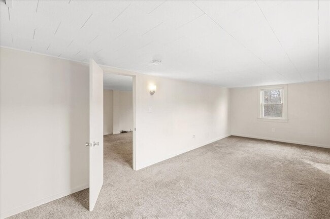 Building Photo - 139 Leona Ave