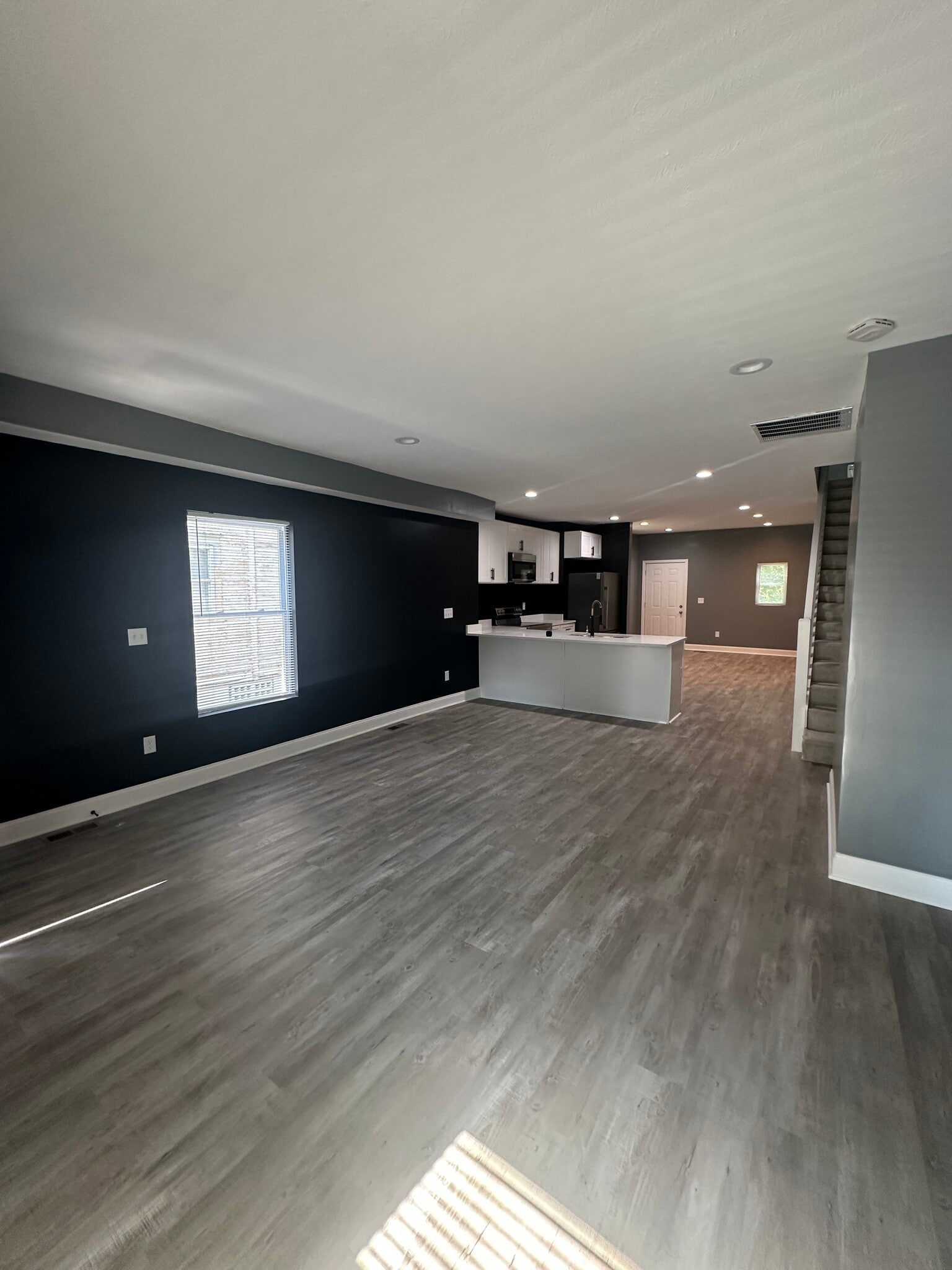 Building Photo - 3149 Ruckle St