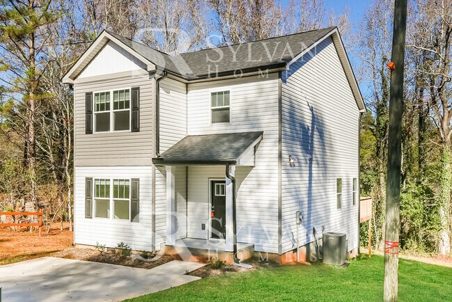 Primary Photo - Updated 3 bedroom home!