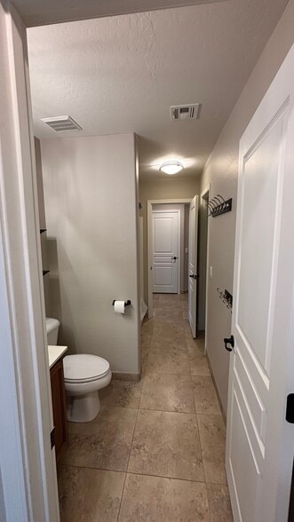 Building Photo - 21047 N Alma Dr