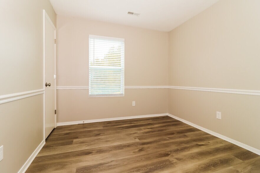 Building Photo - 876 Highland Terrace NE