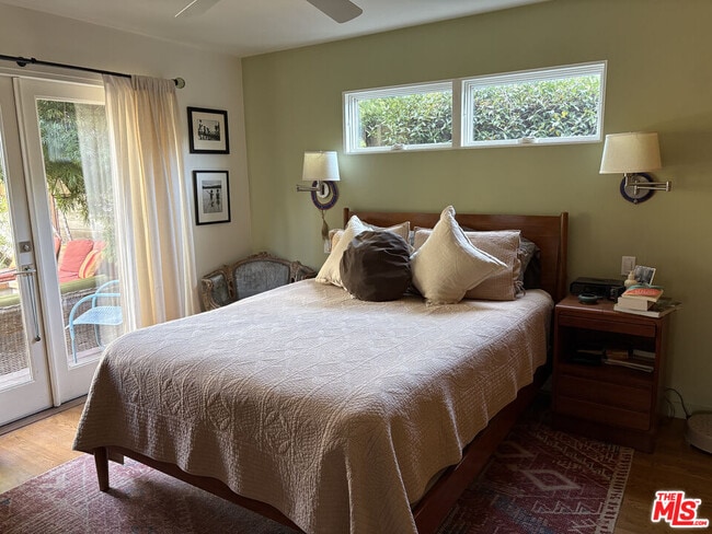 Building Photo - 737 Broadway St