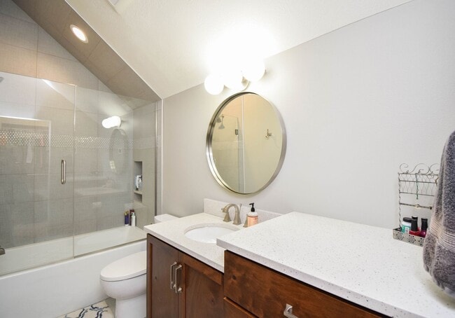Building Photo - 912 S Torrey Pine Ln